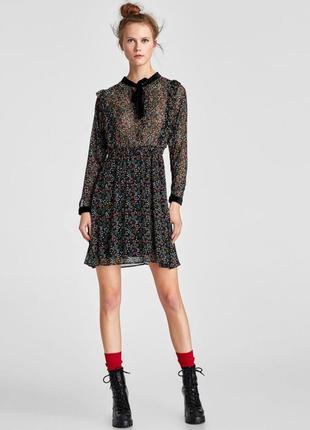 Zara платье цветочный принт с бантом на шее шиноновое с длинным рукавом в мелкие цветочки