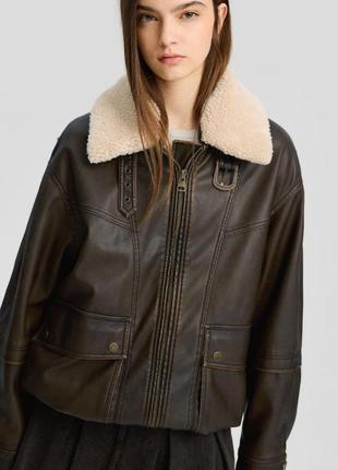 Шкіряна куртка з утепленням bershka