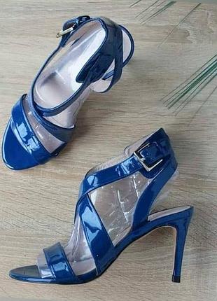 Шкіряні сині лаковані босоніжки на підборах minelli 🇫🇷38 розмір