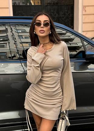 Платье модное в рубчик