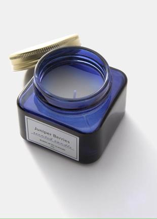 Новая фирменная ароматическая свеча с ягодным ароматом juniper berries sinsay 65 g