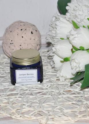 Новая фирменная ароматическая свеча с ягодным ароматом juniper berries sinsay 65 g