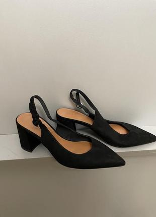 Класичні туфлі asos