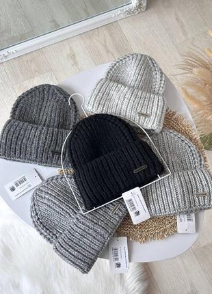 Шапка 3