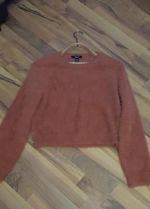 Пушистый мягкий свитер