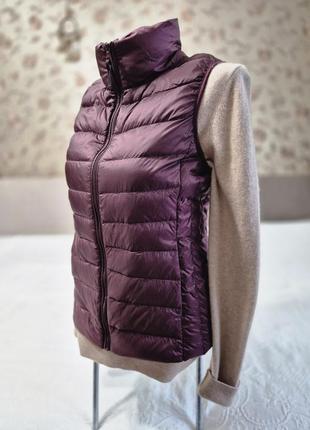 Uniqlo жіночий гранатовий ультралегкий пуховий жилет