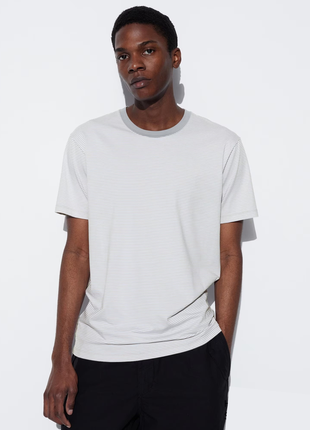 Футболка uniqlo (467273)