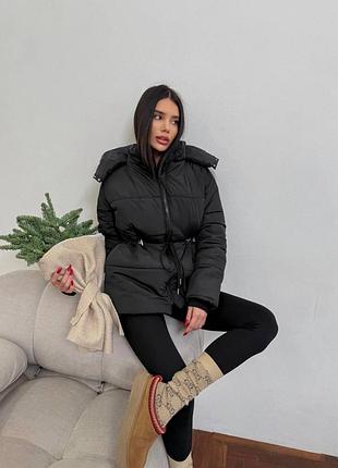 Трендова курточка на затяжці