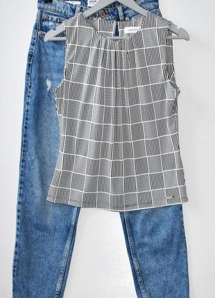 Calvin klein стильна еластична майка з принтом