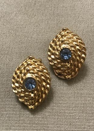 Не великі стильні кліпси вінтаж