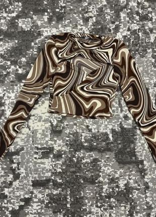 Женский топ с рукавами