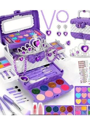 Набор для макияжа от flybeauty содержит:   - 12 матовых теней для век, 16 блестящих теней для век, 4