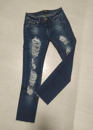 Стильные летние рваные джинсы для девочки 12-13 лет, рост 152-158