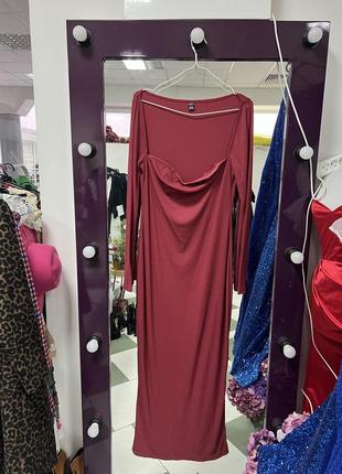 Трикотажное платье макси в цвете бургунди