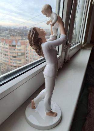 Фарфоровая статетка
