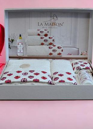 Подарок на день святого валентина набор махрових полотенець туреччина