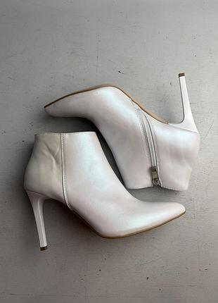 Ботильйони весільні перламутрові шкіряні