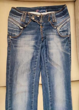 Стильные джинсы джинсовые брюки штаны