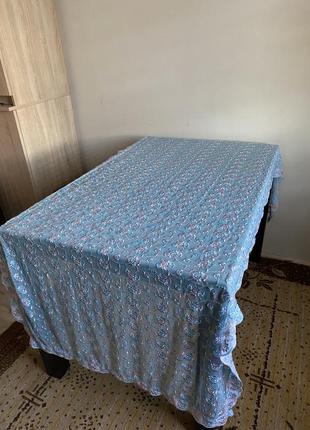 Полупрозрачная скатерть