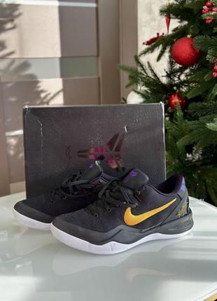 Кросівки nike kobe 8 protro 'lakers away' модель 2024 року