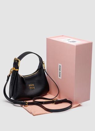 Женская черная сумка из натуральной кожи miu miu
