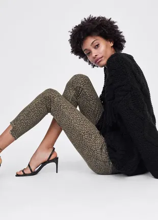 Жіночі джинси zara леопардовий принт, розмір м