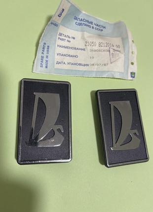 Эмблема ваз 2105 на решетку радиатора ваз 2105 хром