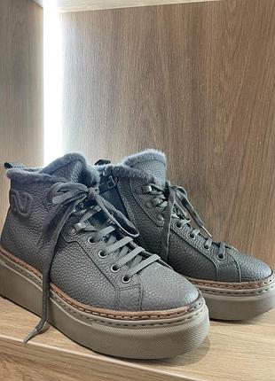 Зимняя женская обувь nursace