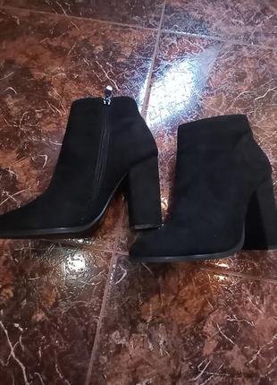 Черевики на каблуку, ботинки на каблуку 36 р