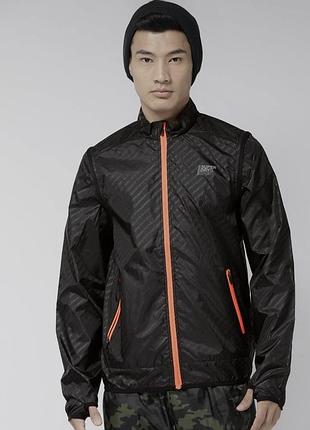 Спортивна вітрівка