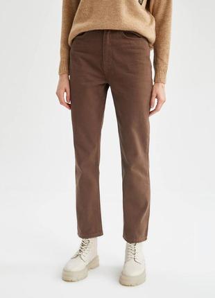 Коричневые джинсы defacto
