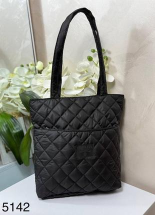 Женская черная сумка на молнии из стеганой плащевки