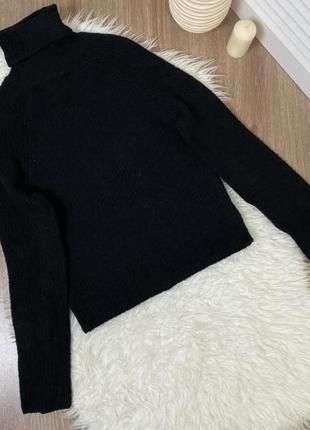 Кофта черная свитер с горловиной под шею