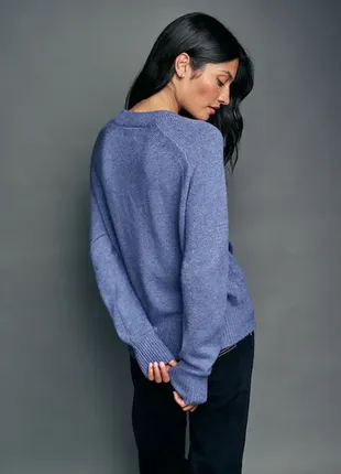 Вовняний светр ручної роботи