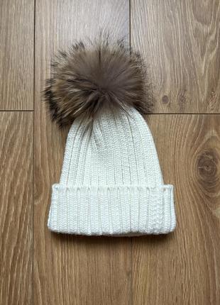 Продам шапку з натуральним помпоном