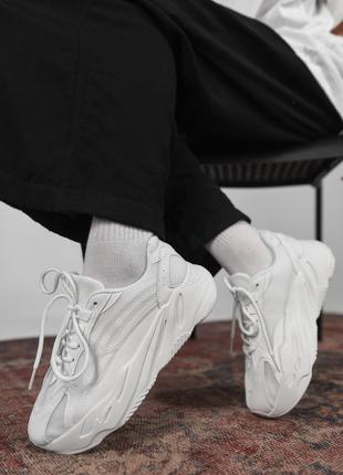 Женские кроссовки boost white