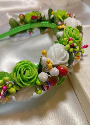 Весенний обруч с цветами