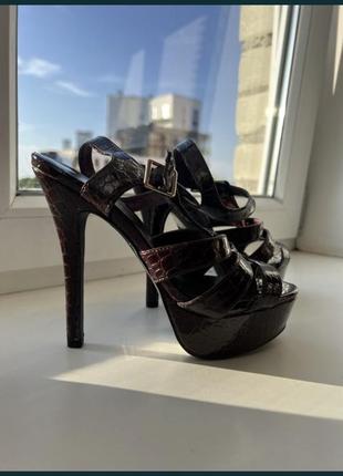 Босоножки цвет бордо лаковые newlook