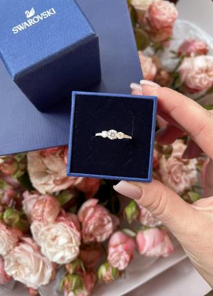 Каблучка кольцо swarovski attract trilogy