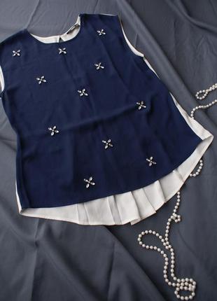 Нарядна блуза оздоблена стразами вишивка спинка плісе дуже гарна