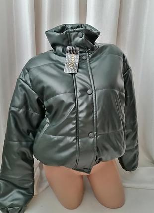 Спортивна куртка бомбер екошкіра темно-зеленого кольору