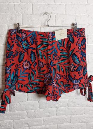 Фирменные шорты