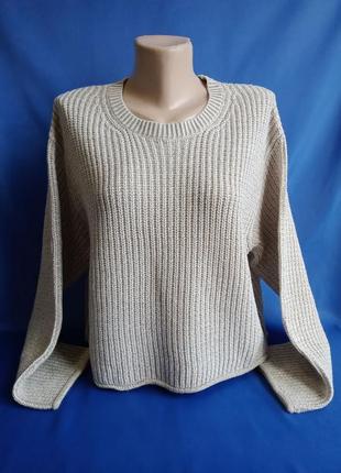 Бежевый вязаный укороченный свитер оверсайз