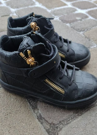 Демісезонні черевики  всередині без утеплювача сезон: весна 26 розмір- 16.5 см