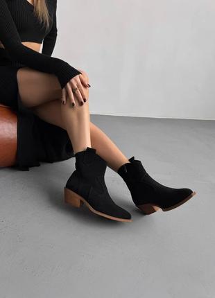 Стильні черевики козаки, натуральна замша