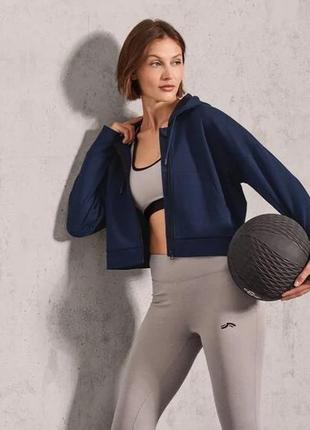 Укороченная женская толстовка