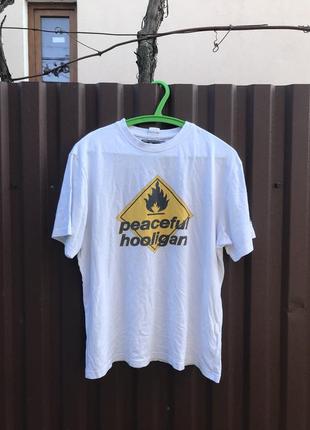 Футболка peaceful hooligan