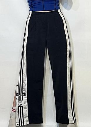 Брюки адидас брюки адибрейк adibreak adidas price оригинальные новые с биркой с манжетами на застежках кнопках с лого8 фото