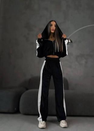 Женский спортивный костюм