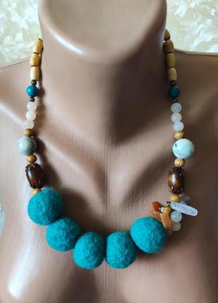 Ожерелье из натурального камня дерева валяной шерсти